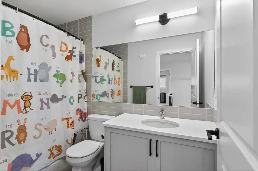 553 Baywater Manor SW Airdrie AB T4B 5R7