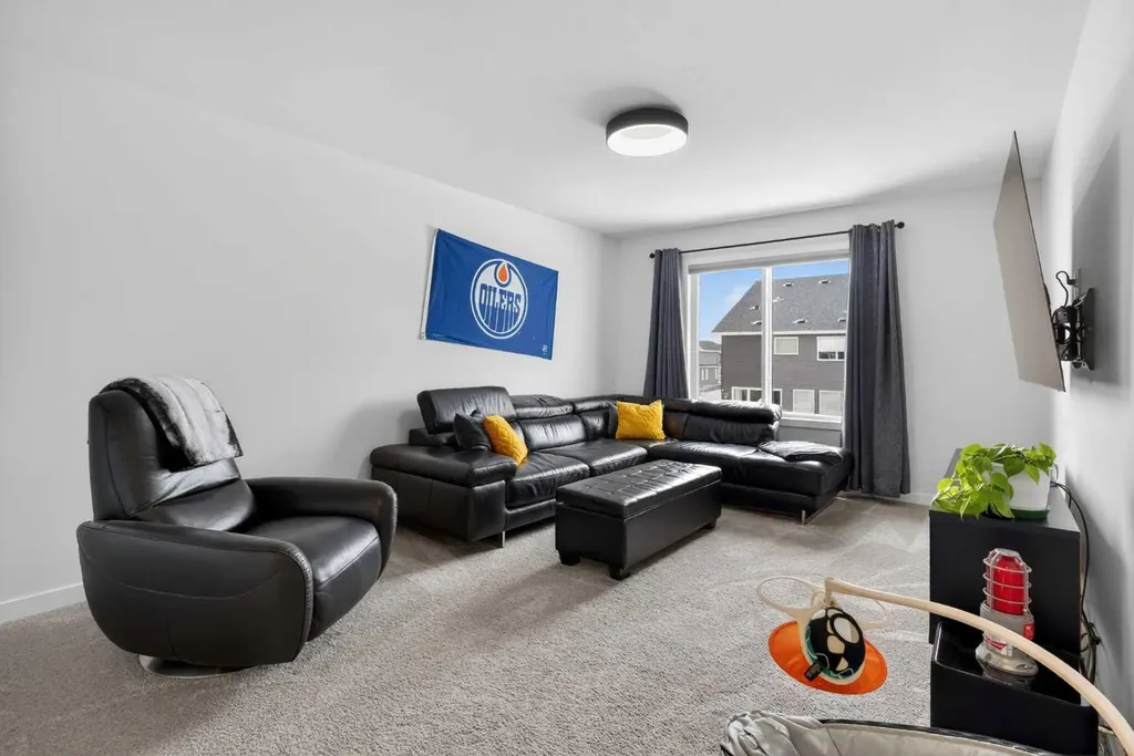 553 Baywater Manor SW Airdrie AB T4B 5R7
