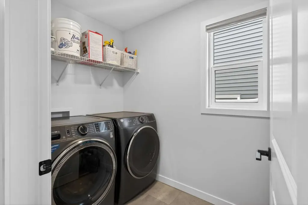 553 Baywater Manor SW Airdrie AB T4B 5R7