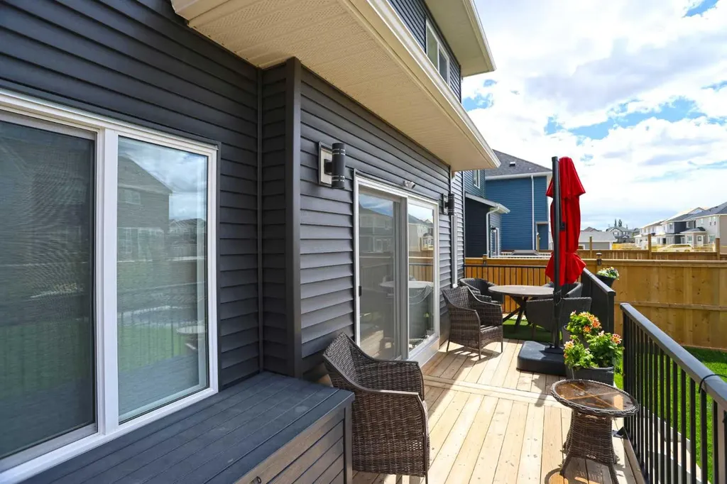 553 Baywater Manor SW Airdrie AB T4B 5R7