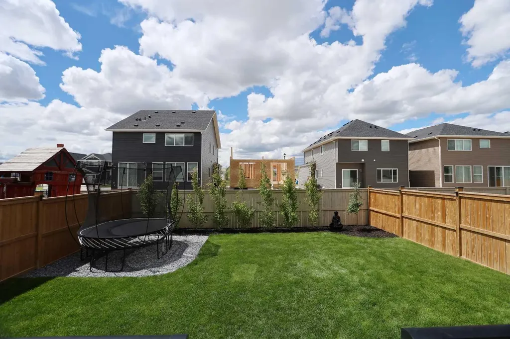 553 Baywater Manor SW Airdrie AB T4B 5R7