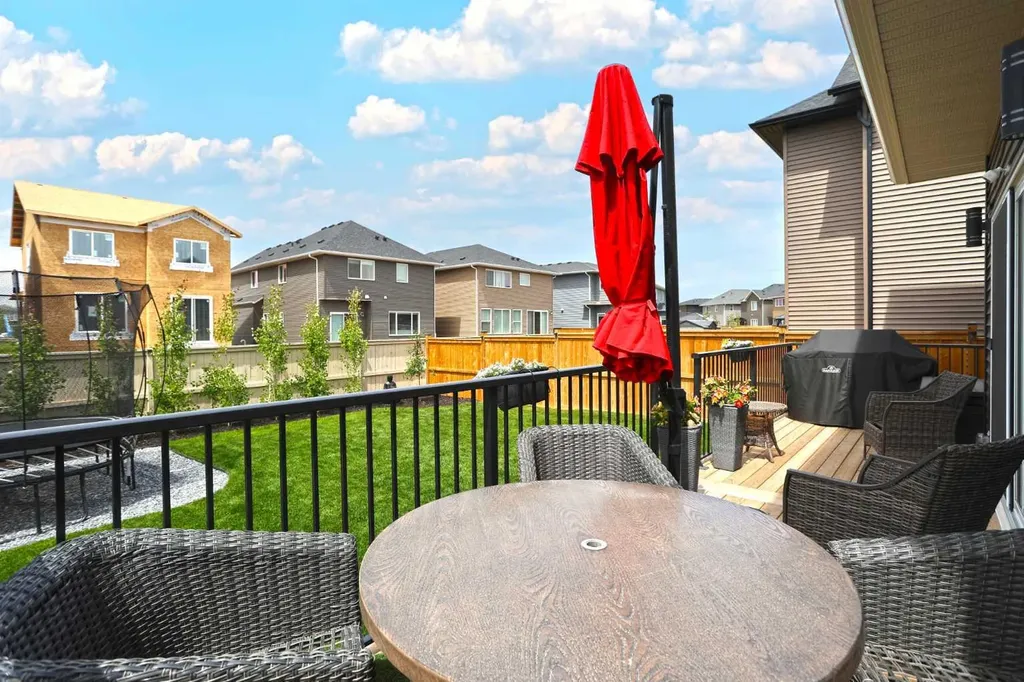 553 Baywater Manor SW Airdrie AB T4B 5R7
