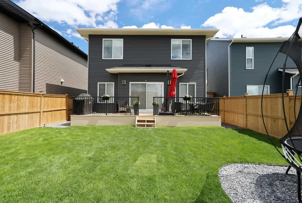 553 Baywater Manor SW Airdrie AB T4B 5R7