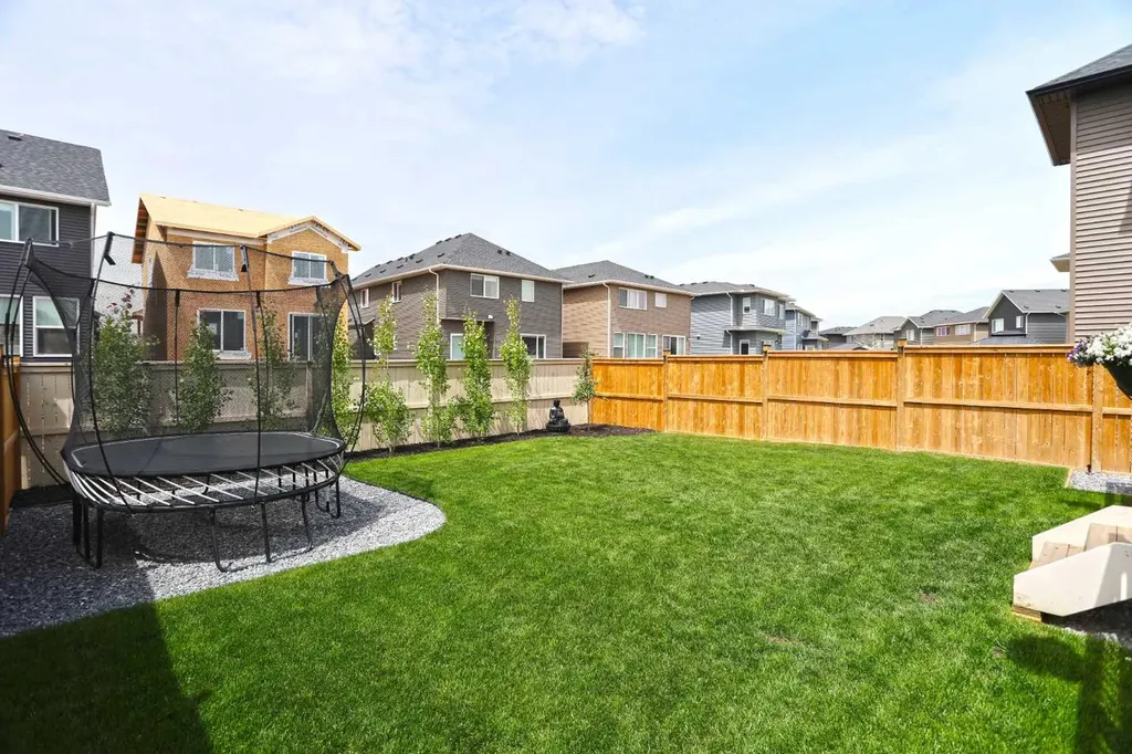 553 Baywater Manor SW Airdrie AB T4B 5R7