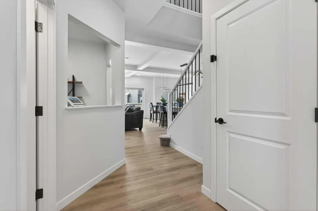 553 Baywater Manor SW Airdrie AB T4B 5R7