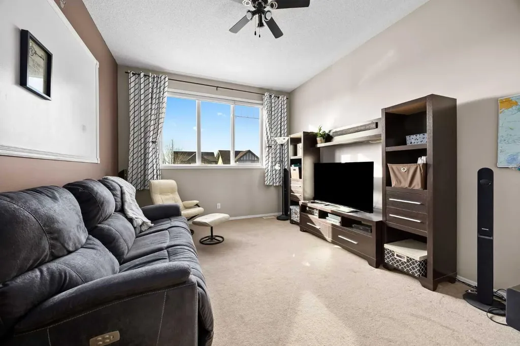 73 Sunset Heights Cochrane AB T4C 0C7
