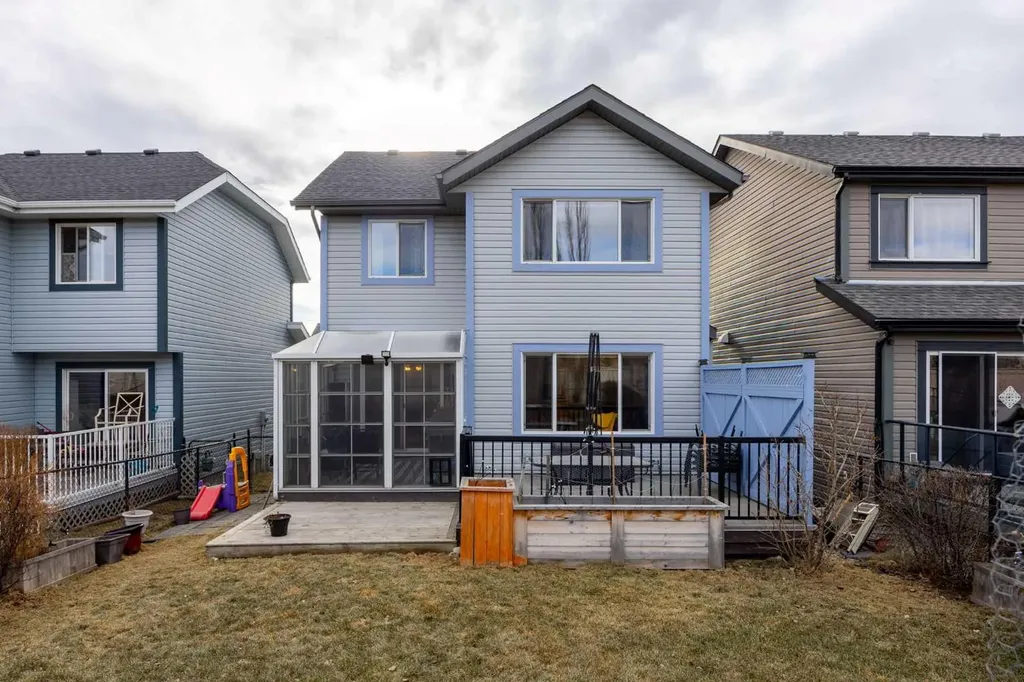 73 Sunset Heights Cochrane AB T4C 0C7
