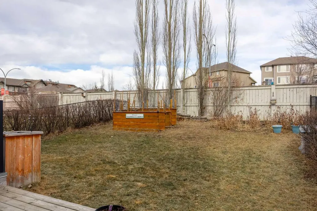 73 Sunset Heights Cochrane AB T4C 0C7