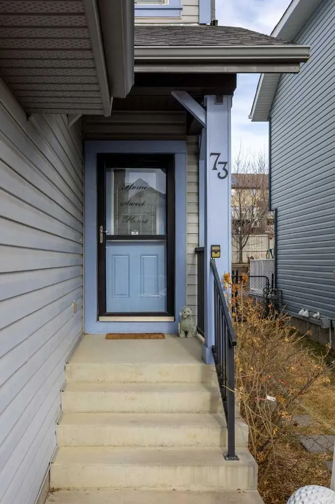 73 Sunset Heights Cochrane AB T4C 0C7