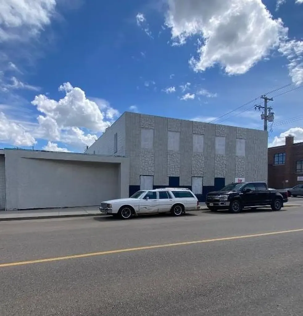 116 1 Street W Brooks AB T1R 0G1