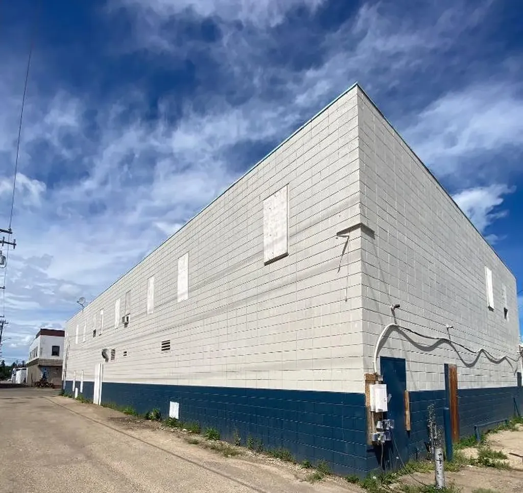 116 1 Street W Brooks AB T1R 0G1
