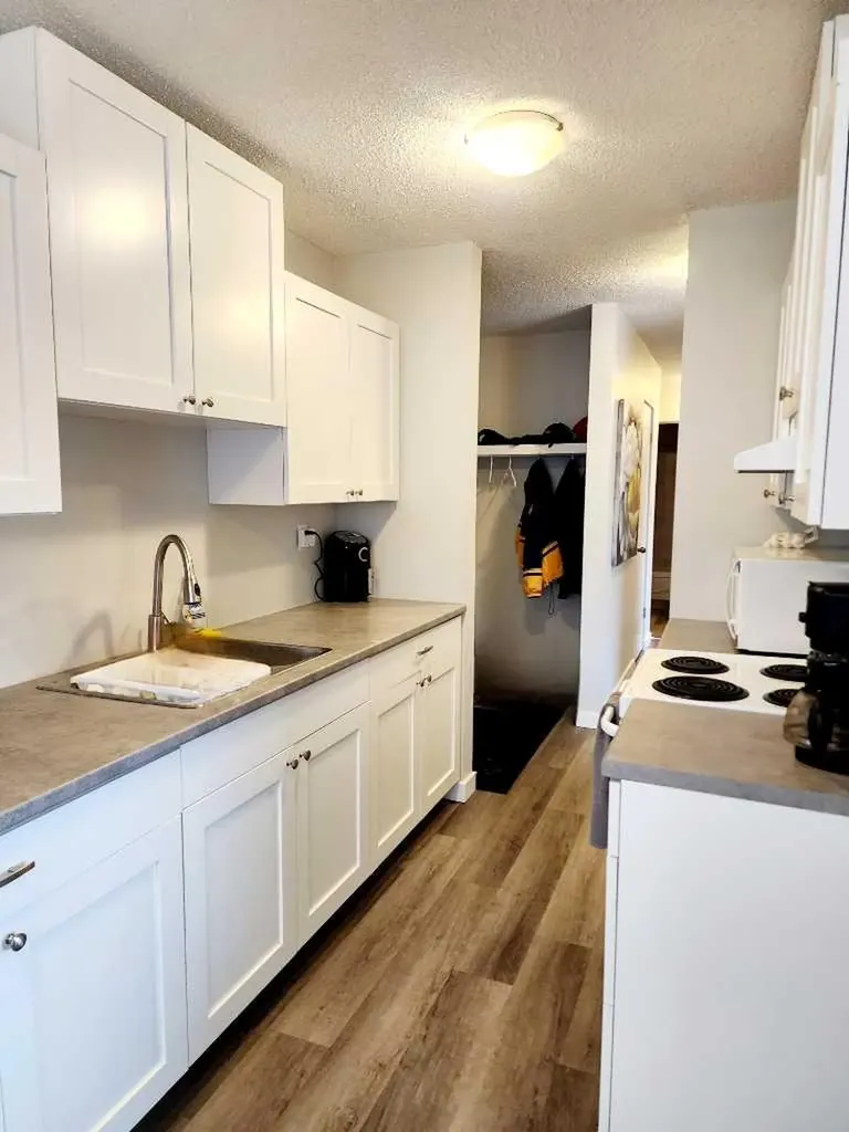 4811 55 Street Red Deer AB T4N 2J2
