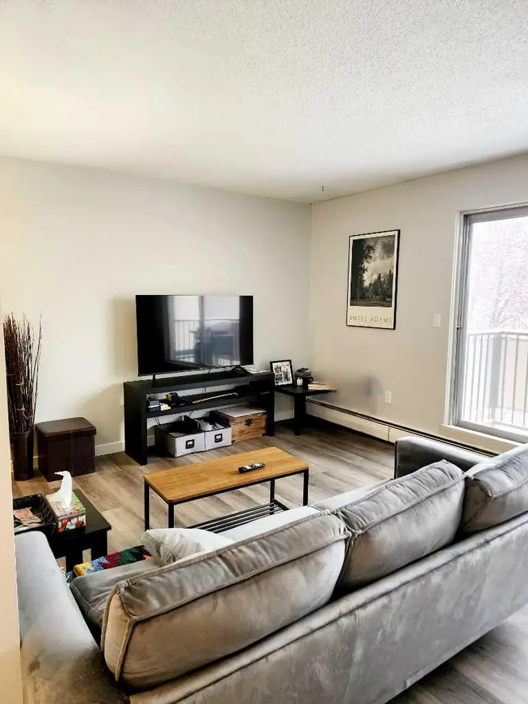 4811 55 Street Red Deer AB T4N 2J2