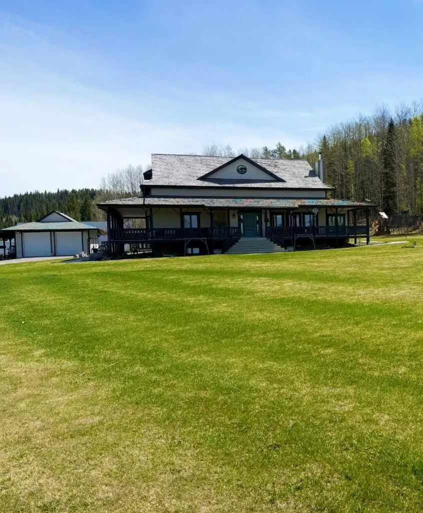24403 East River Road Hinton AB T7V 0A3