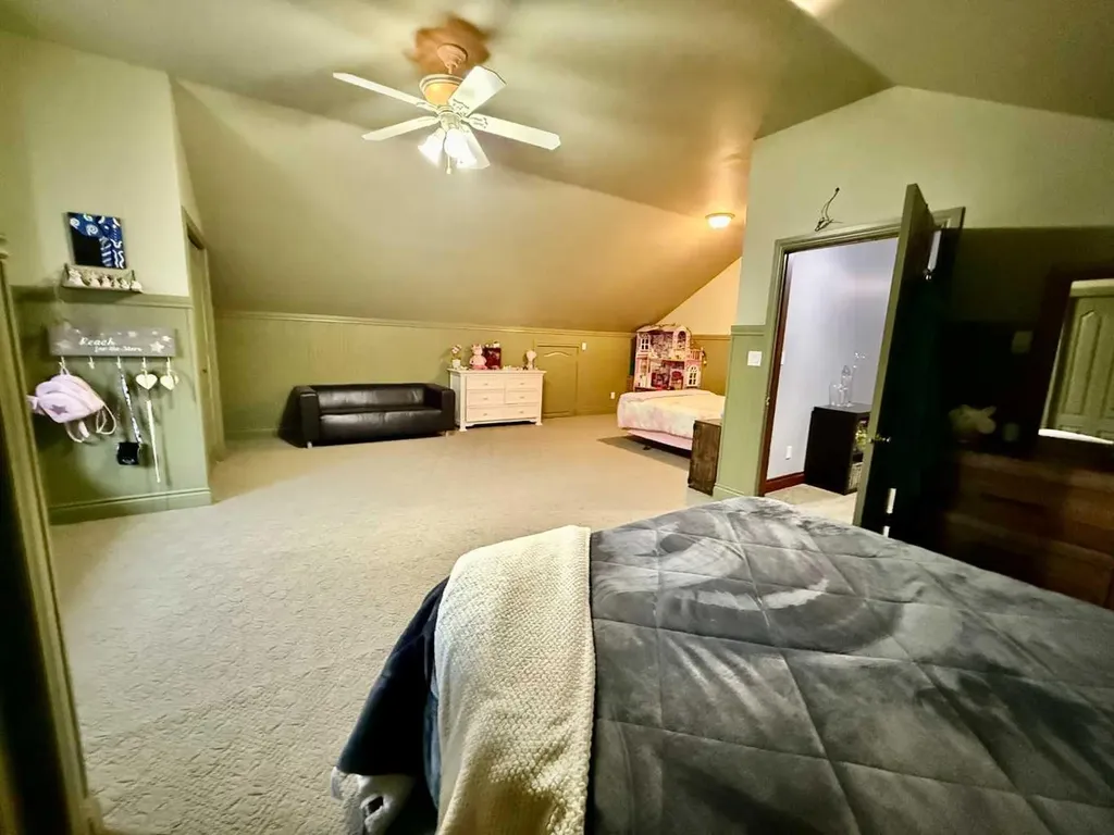 24403 East River Road Hinton AB T7V 0A3