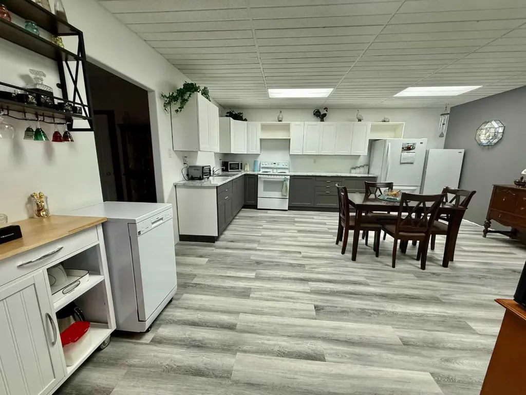 24403 East River Road Hinton AB T7V 0A3