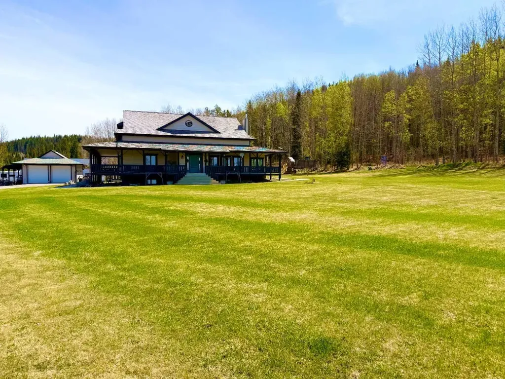 24403 East River Road Hinton AB T7V 0A3