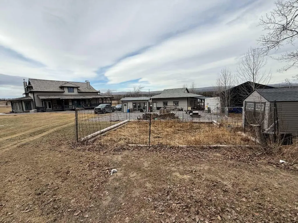 24403 East River Road Hinton AB T7V 0A3