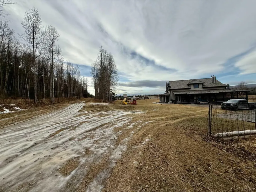 24403 East River Road Hinton AB T7V 0A3