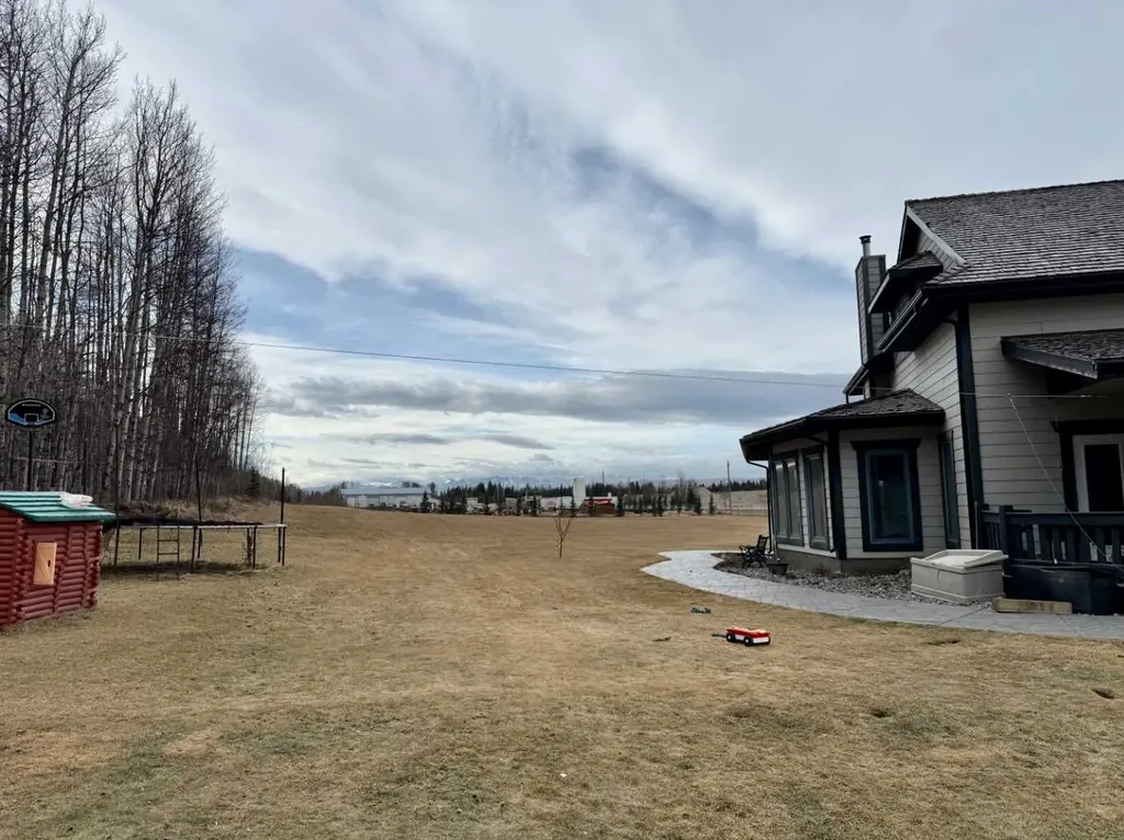24403 East River Road Hinton AB T7V 0A3
