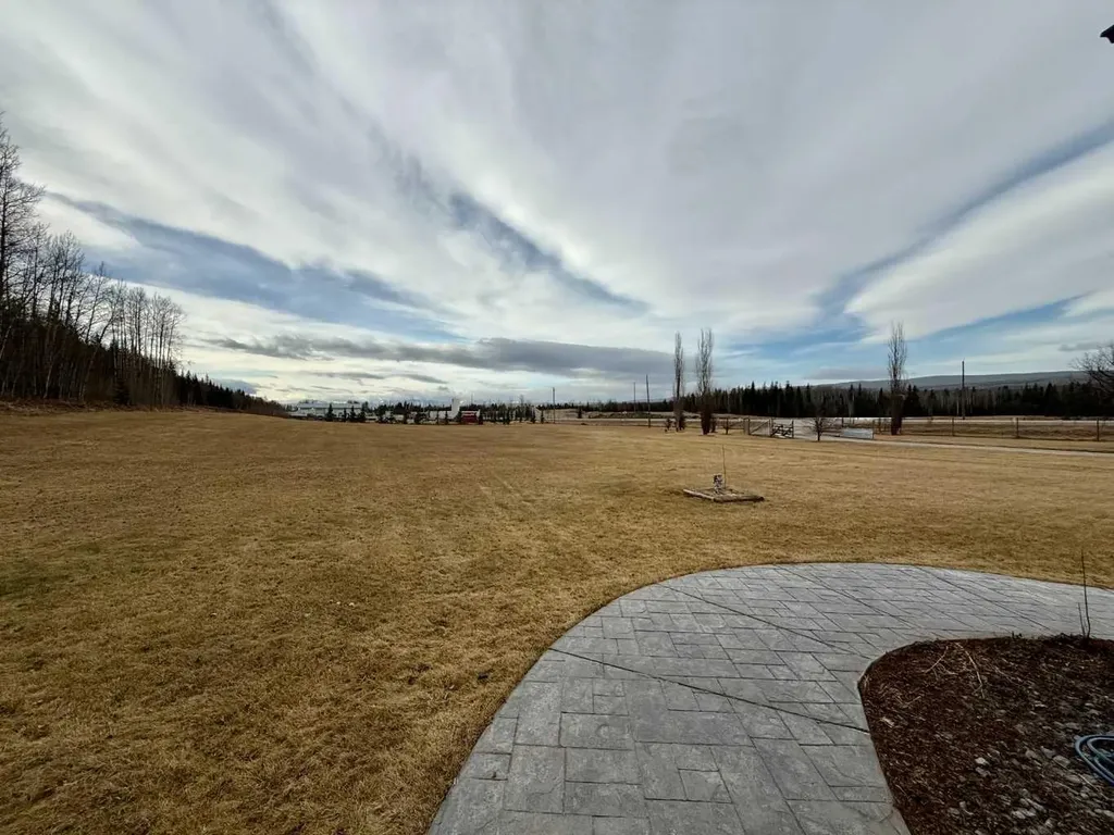 24403 East River Road Hinton AB T7V 0A3