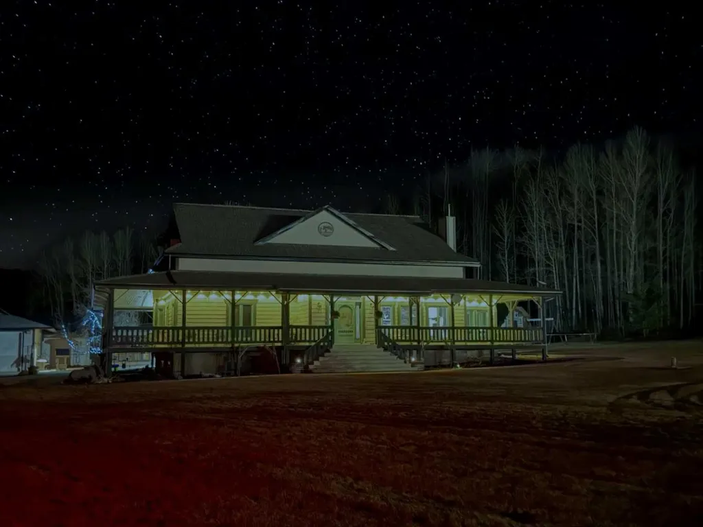24403 East River Road Hinton AB T7V 0A3