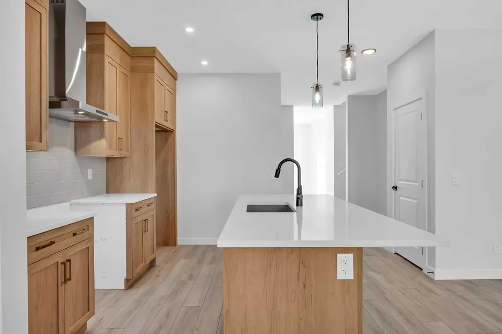 26 Versant Path SW Calgary AB T2Y 0Z4