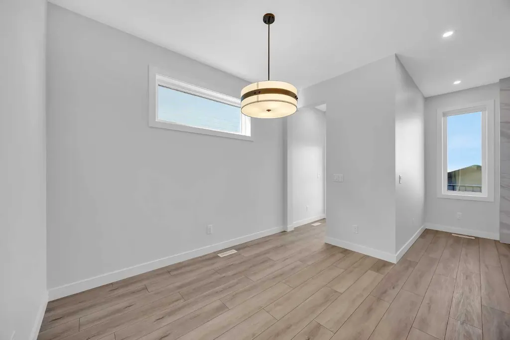 26 Versant Path SW Calgary AB T2Y 0Z4
