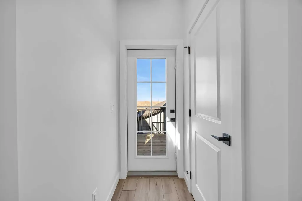 26 Versant Path SW Calgary AB T2Y 0Z4