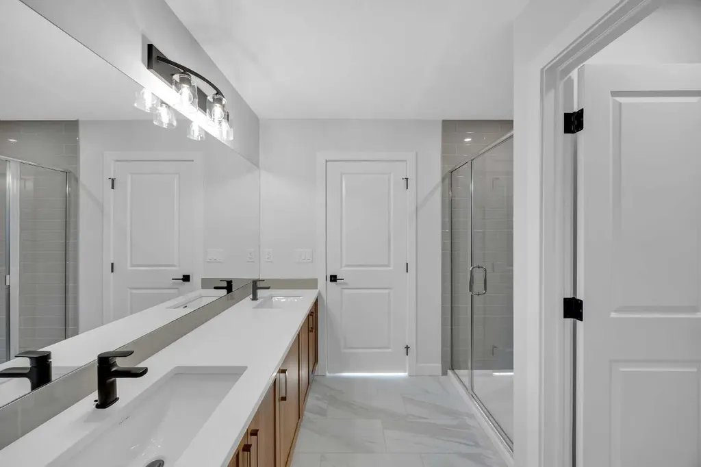 26 Versant Path SW Calgary AB T2Y 0Z4