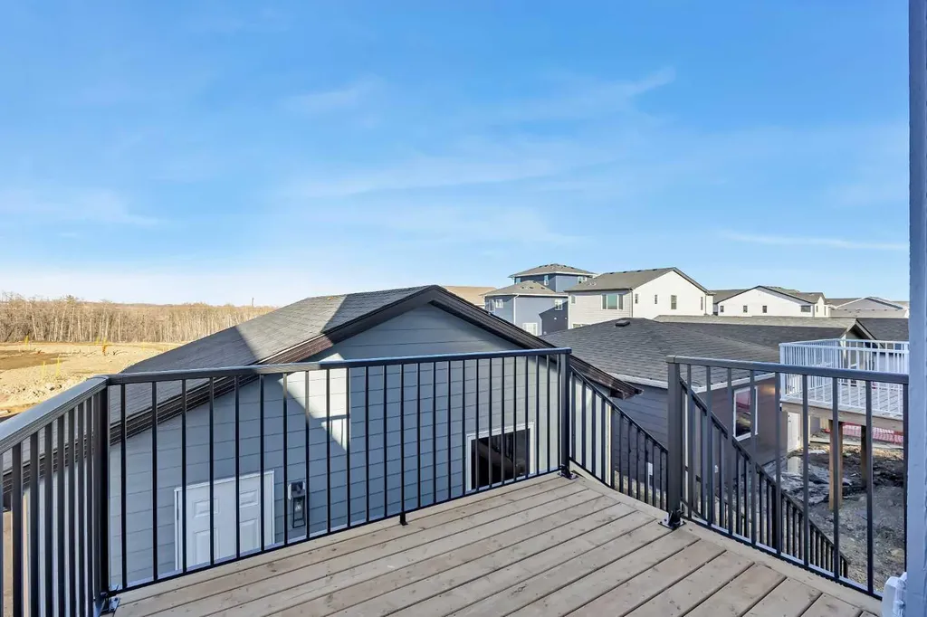 26 Versant Path SW Calgary AB T2Y 0Z4