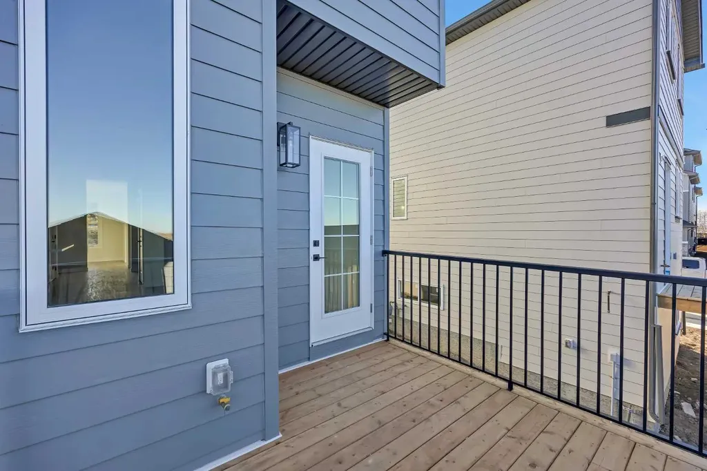 26 Versant Path SW Calgary AB T2Y 0Z4