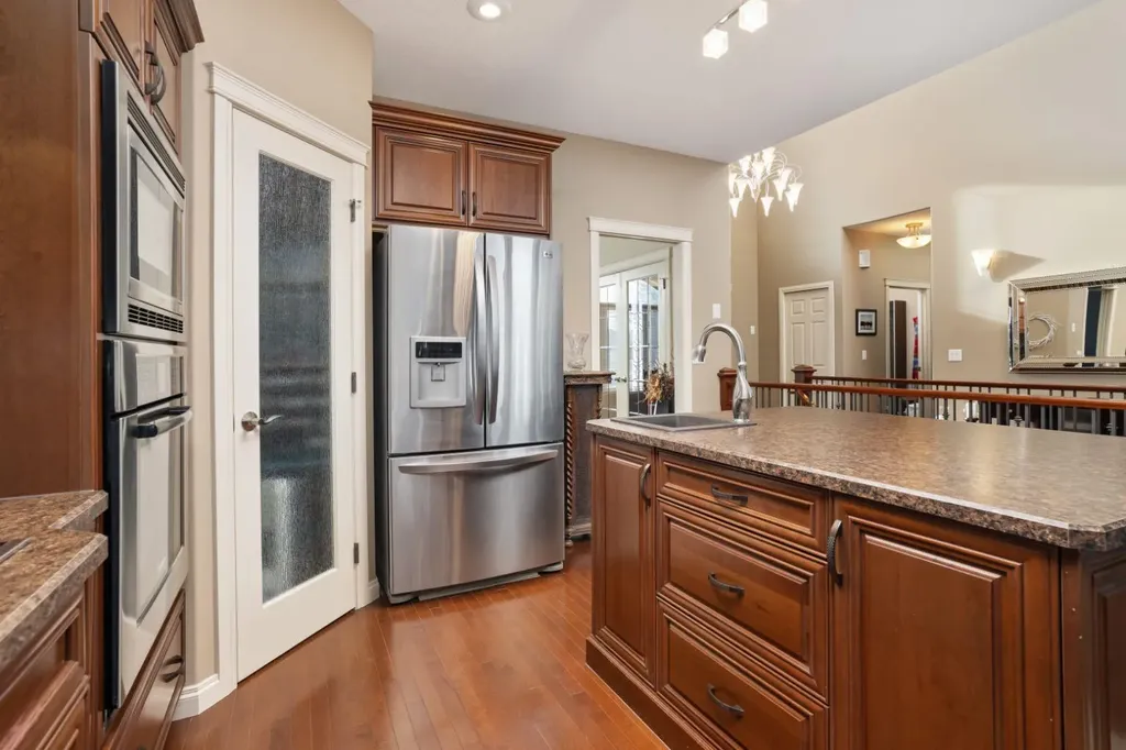3804 69a Street Close Camrose AB T4V 5A8