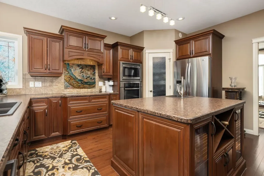 3804 69a Street Close Camrose AB T4V 5A8