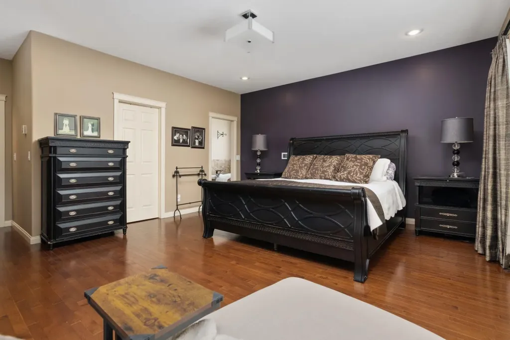 3804 69a Street Close Camrose AB T4V 5A8