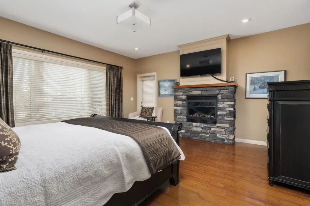 3804 69a Street Close Camrose AB T4V 5A8