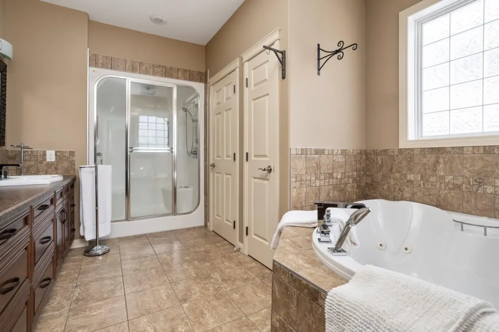 3804 69a Street Close Camrose AB T4V 5A8