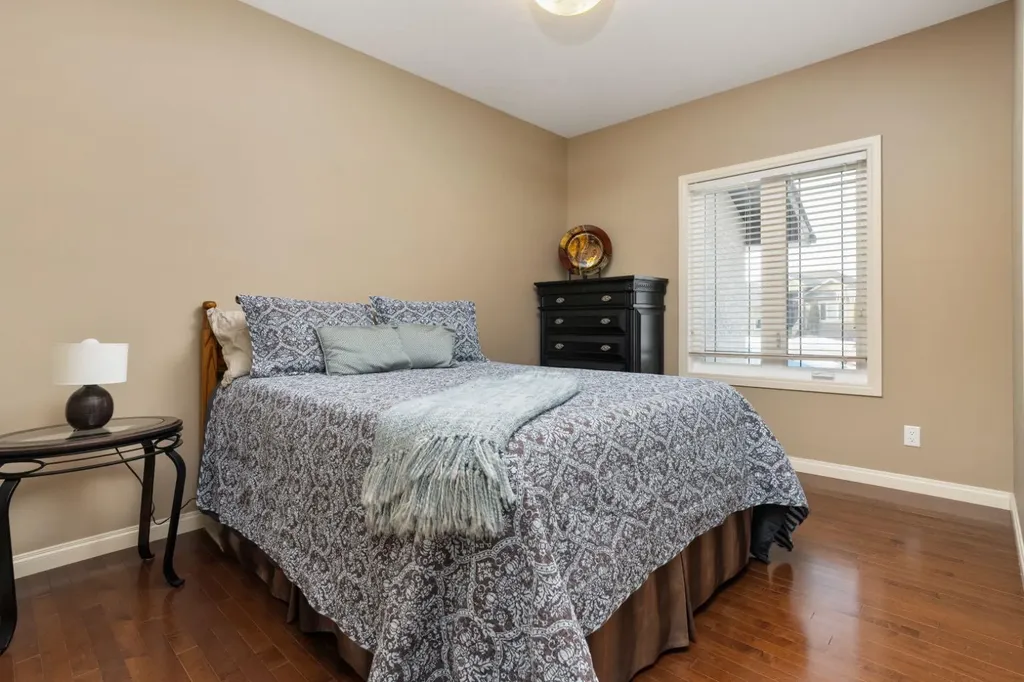 3804 69a Street Close Camrose AB T4V 5A8