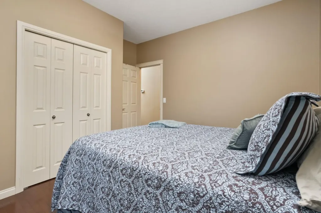 3804 69a Street Close Camrose AB T4V 5A8