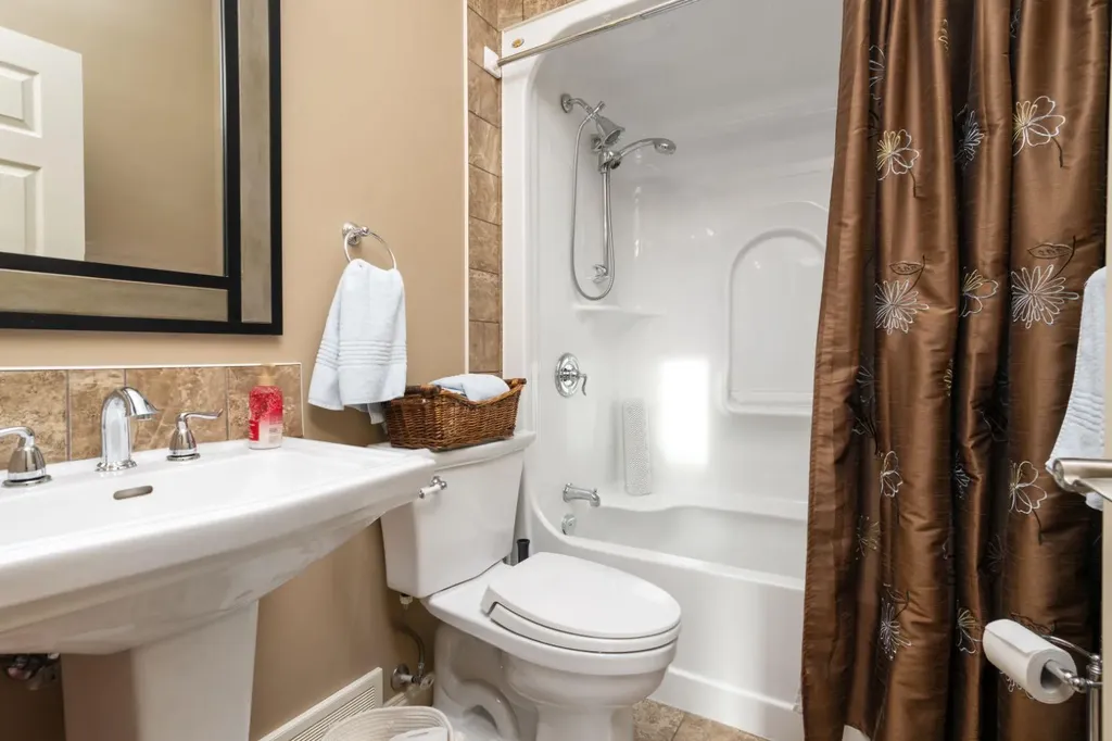 3804 69a Street Close Camrose AB T4V 5A8