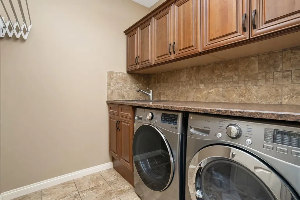 3804 69a Street Close Camrose AB T4V 5A8