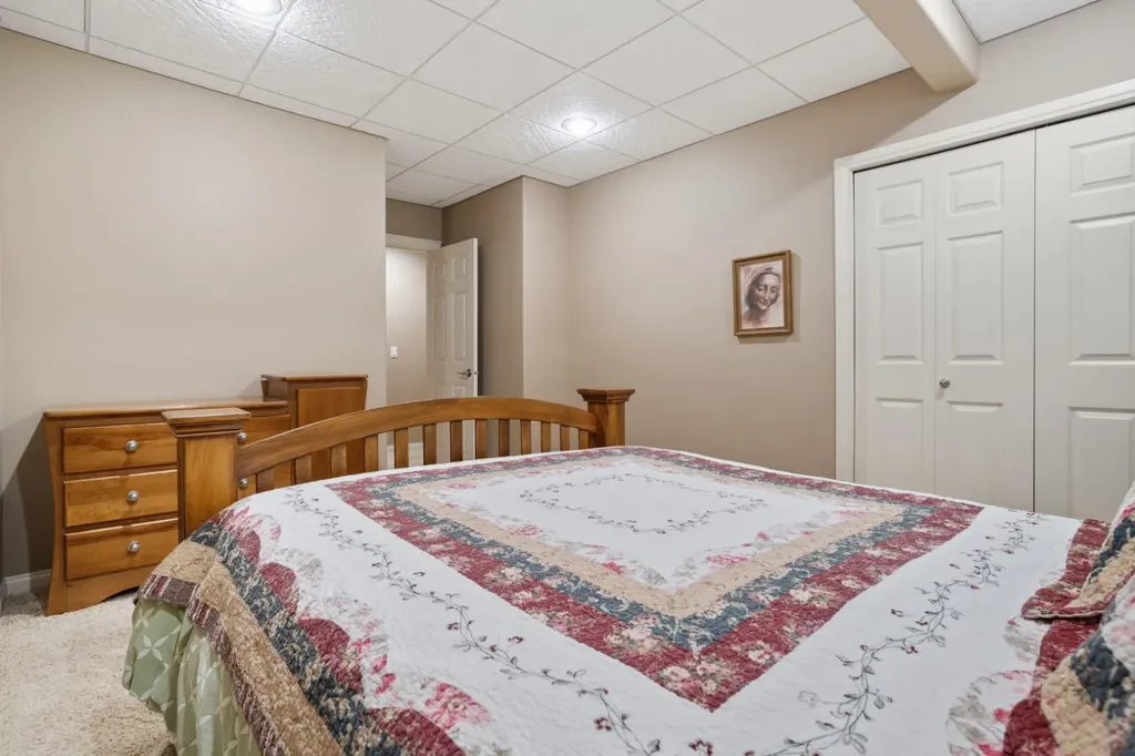 3804 69a Street Close Camrose AB T4V 5A8
