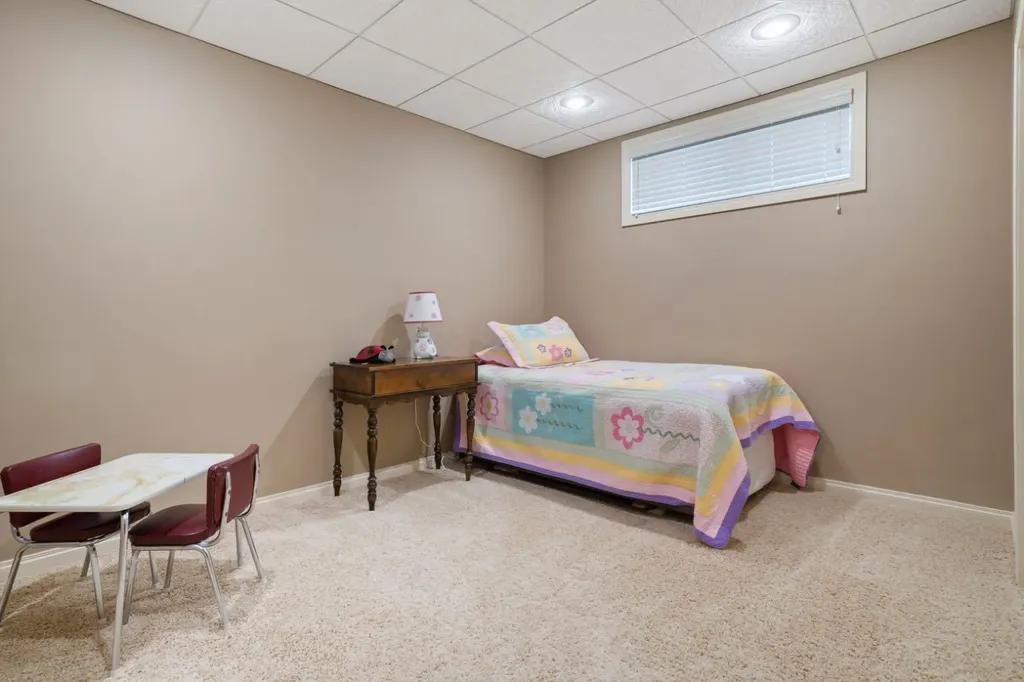 3804 69a Street Close Camrose AB T4V 5A8