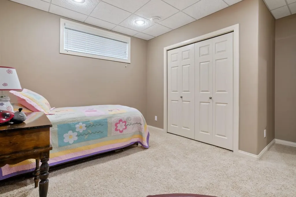 3804 69a Street Close Camrose AB T4V 5A8