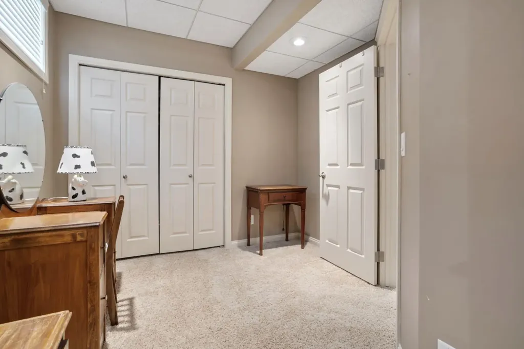3804 69a Street Close Camrose AB T4V 5A8