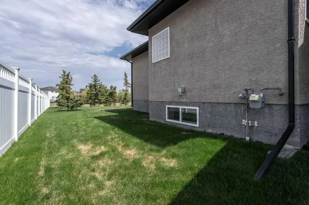 3804 69a Street Close Camrose AB T4V 5A8