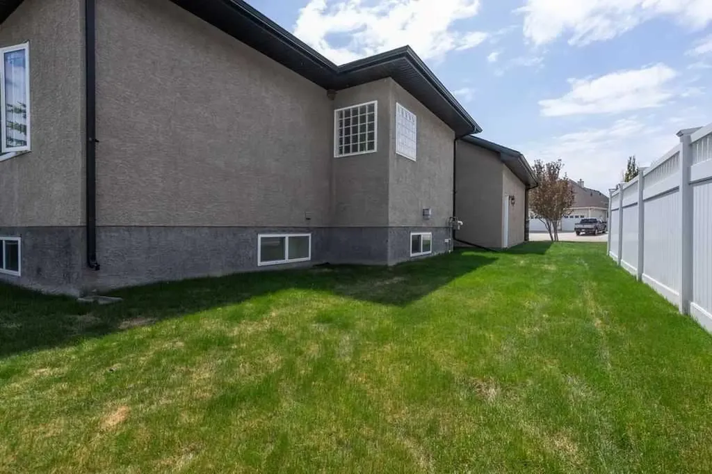 3804 69a Street Close Camrose AB T4V 5A8