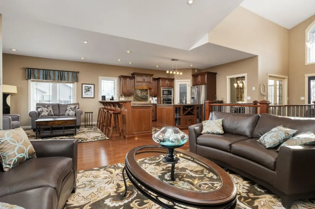 3804 69a Street Close Camrose AB T4V 5A8