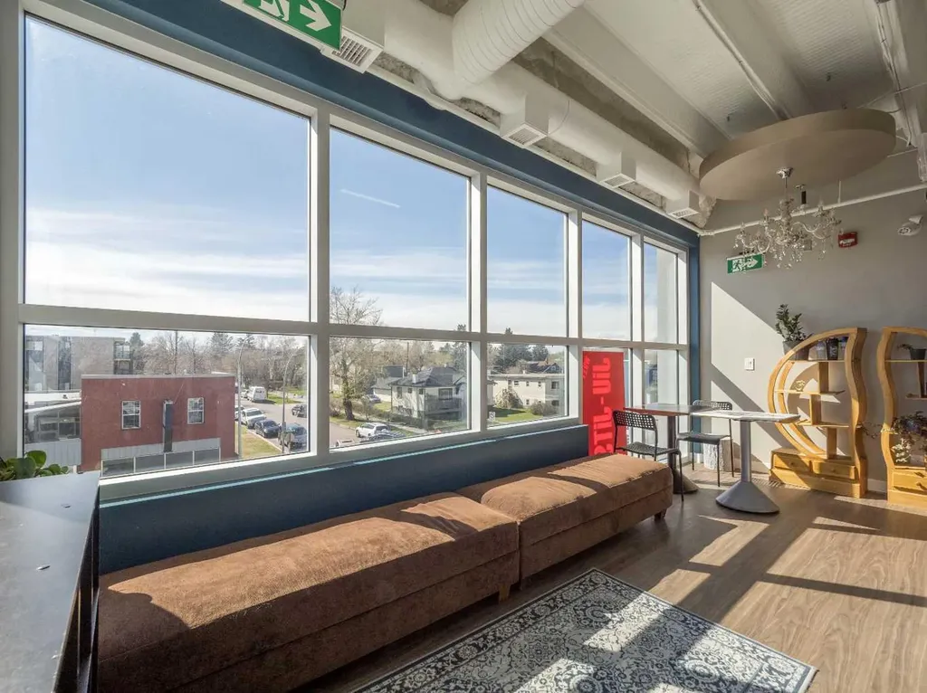 622 Edmonton Trail NE Calgary AB T2E 3J4