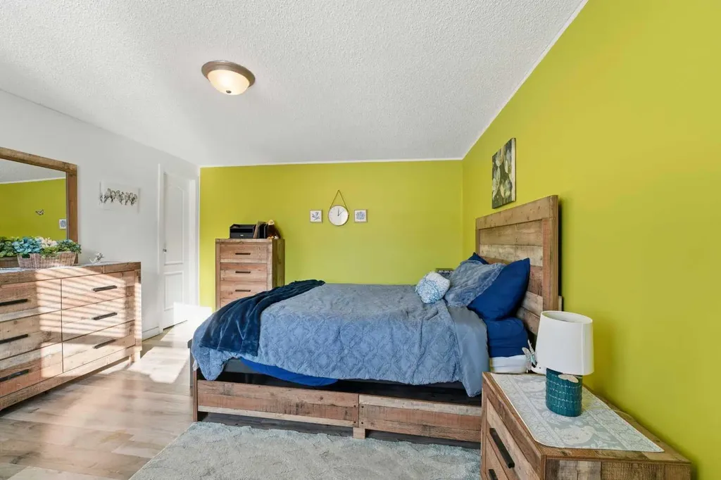 106 Bayshore Drive Sylvan Lake AB T4S 0A7